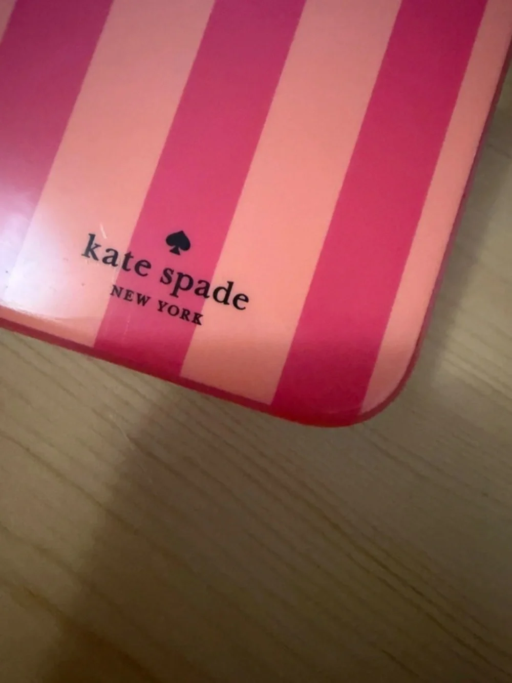 Kate spade iPhone 17 pro max case